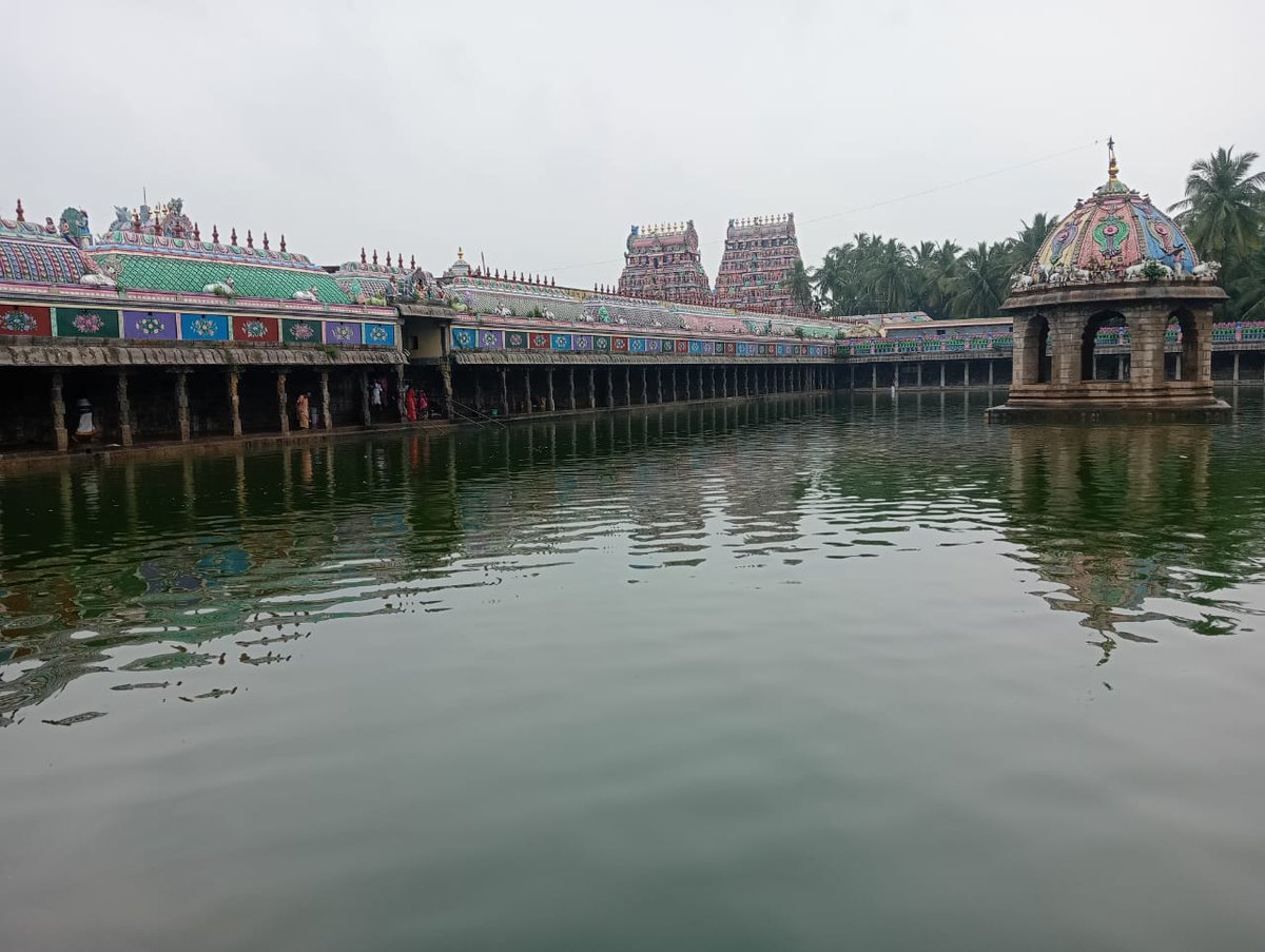 VDLRailusers's tweet photo. Vaitheeswaran Koil Temple Tank one step away to get full due to heavy rains.
#NEM2024
#Kaveridelta https://t.co/rss27WbNtK