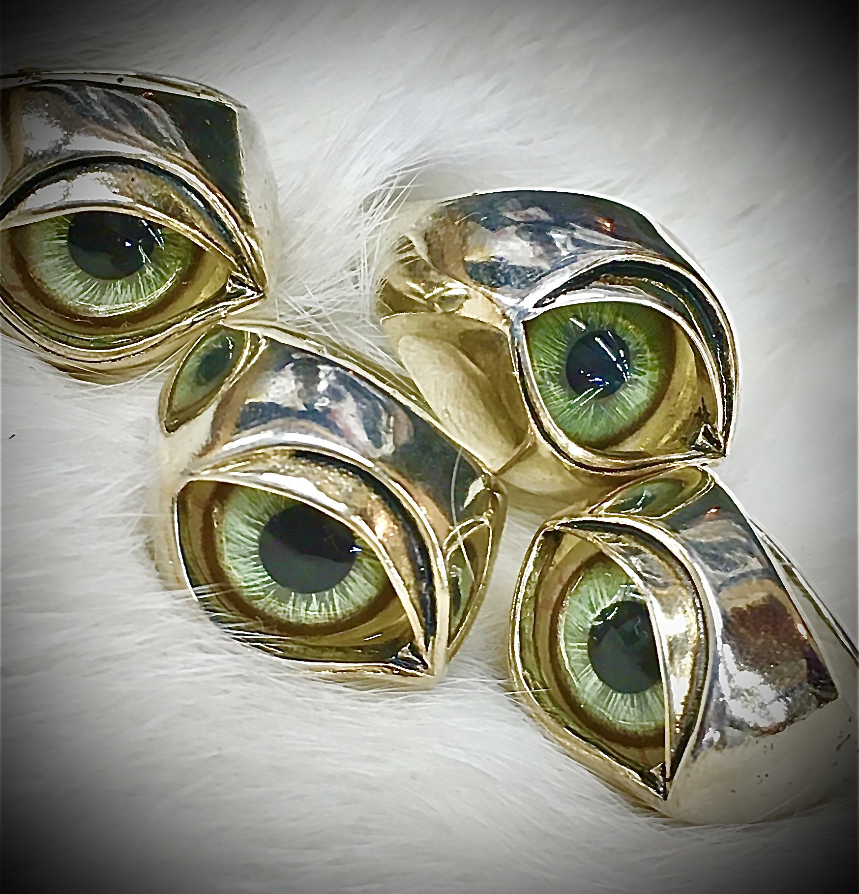 ブランド不明　義眼リング② hide FC限定義眼リング - メルカリ