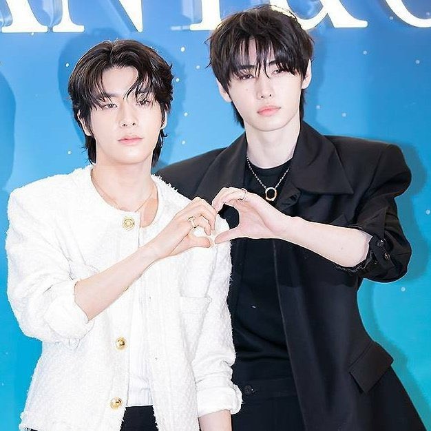 what do I expect from that BIG fanbase account? again and again, only jakehoon treated like this. well, I’m not surprised at this anymore lol 

PHOTO CALL WITH JAKEHOON
#JAKEHOONForTiffanyAndCo 
#ENHYPEN_JAKE #ENHYPEN_SUNGHOON <a href="/ENHYPEN_members/">ENHYPEN</a> <a href="/ENHYPEN/">ENHYPEN OFFICIAL</a>