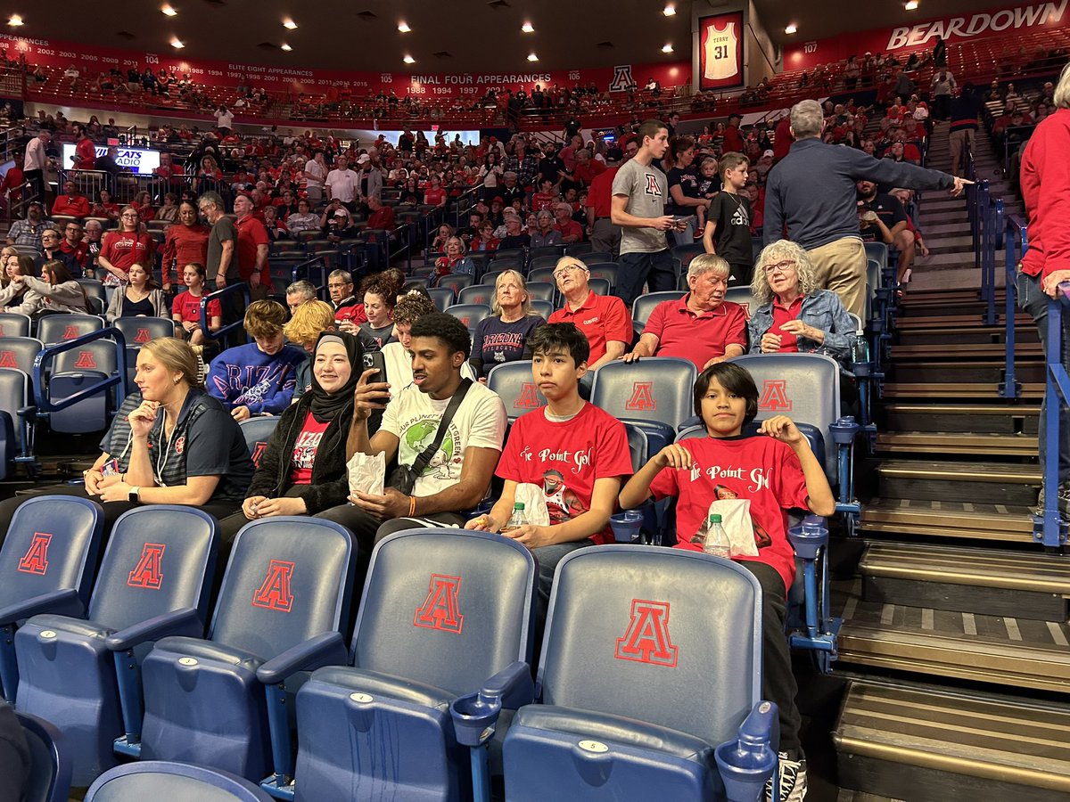 Had the opportunity to have some of the Boys &amp; Girls Club Members come out and support last game!
#biggerthanbasketball