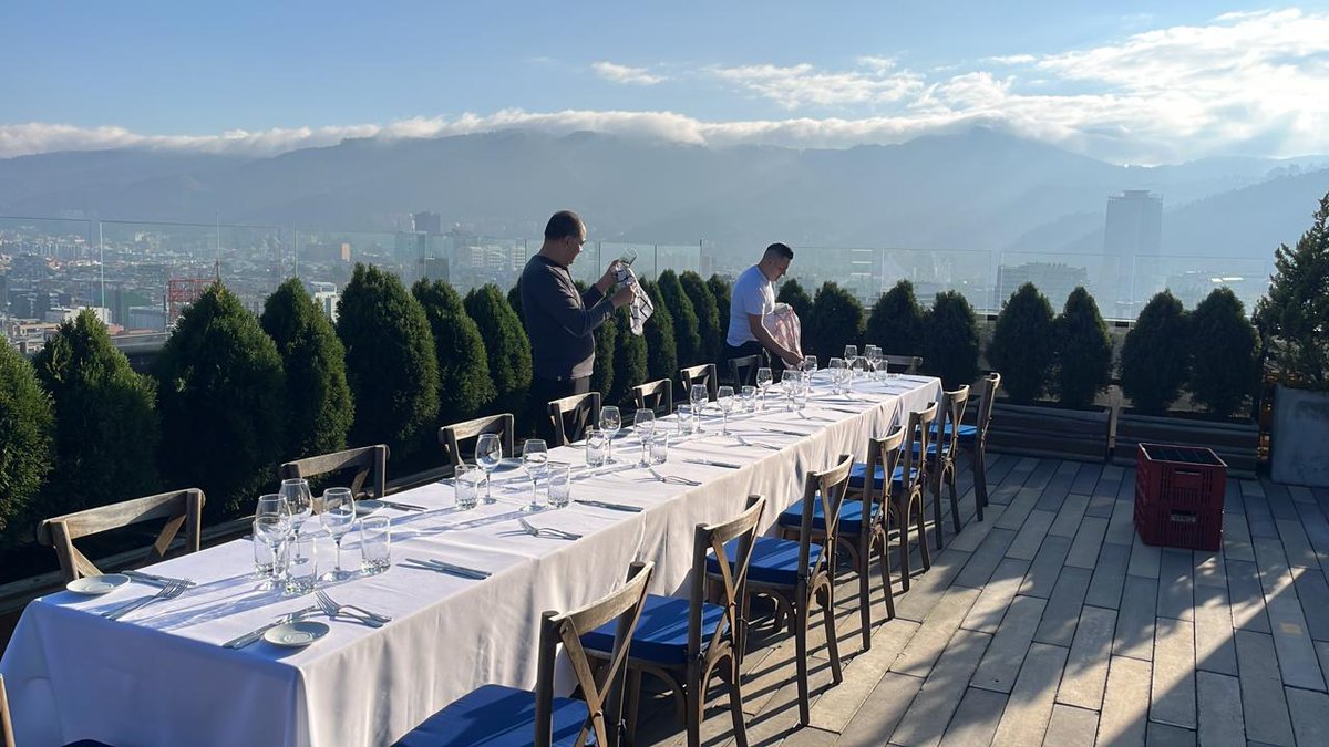 ✨ Hoy en nuestro Desayuno Despedida de Año, compartimos con nuestros asociados reflexiones, gratitud y metas para el 2025. 🌟 Gracias por ser parte de esta comunidad que impulsa la innovación y el desarrollo. ¡Vamos por más! 🚀💻

#AlianzaSinertic #Innovación #DespedidaDeAño