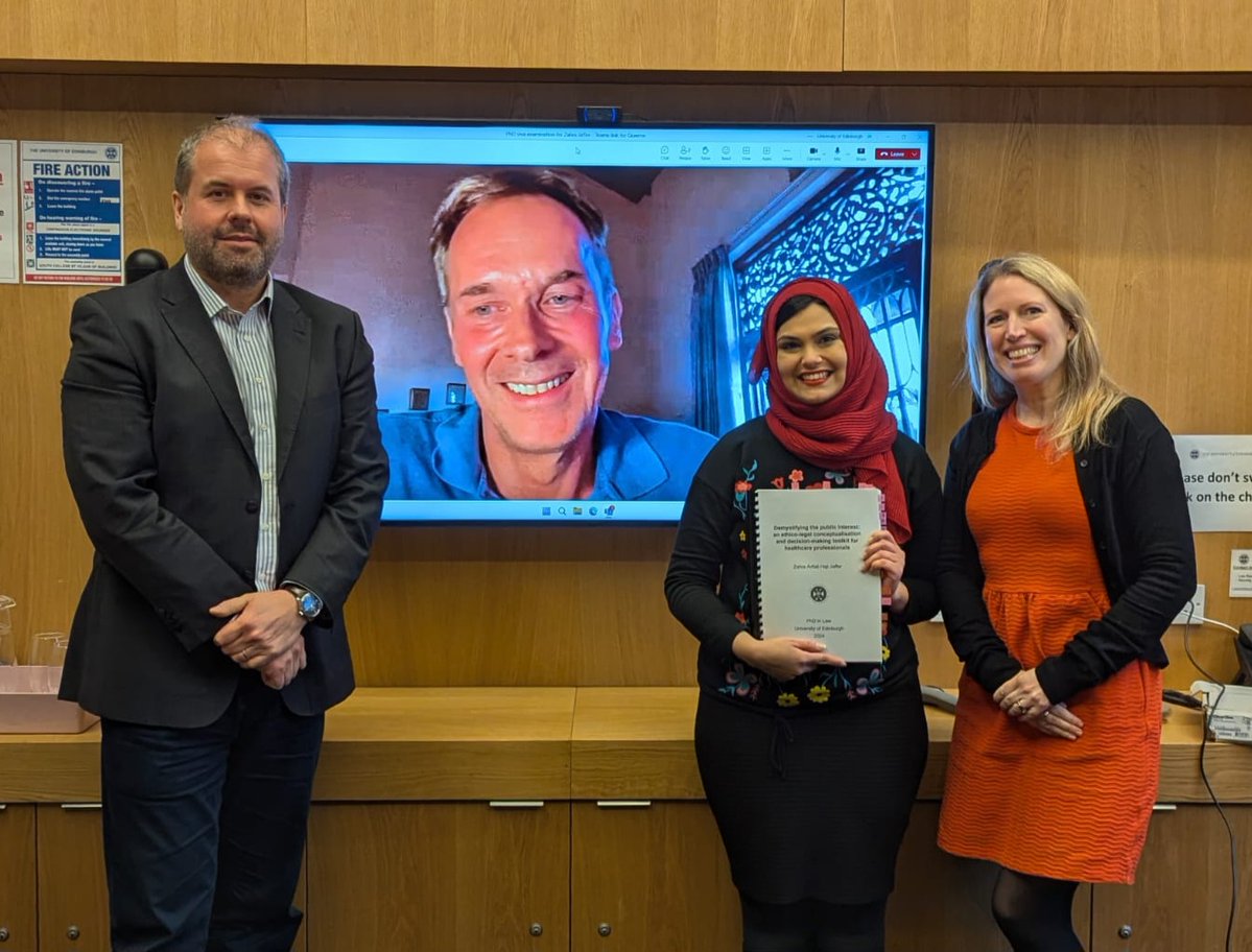 I passed my PhD viva last Friday! 
#PhD done✅