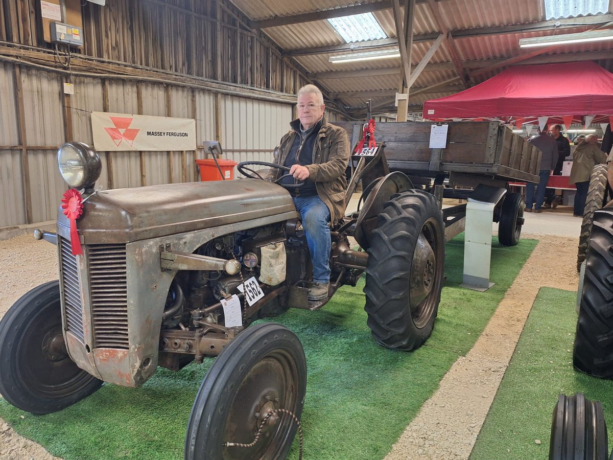 This amazing Ferguson tipping trailer won the best implement prize at the show 🏆

The 1946 Mark 1 three-tonne tipping trailer is owned by John Jones, who exhibited it on the back of his 1948 Ferguson TEA 20.

We're back on 8&amp;9 November 2025.

newarkvintagetractorshow.com

#VTS2024