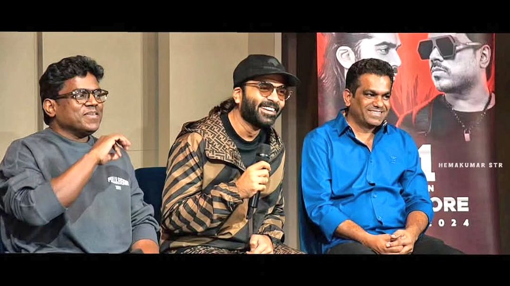 KarthickRockka1's tweet photo. Thalaivan STR so cute 🥰✨🌟

Oru Thalaivan STR ❤️ 
@SilambarasanTR_ na ❤️ 

#SilambarasanTR #Atman #YuvanShankarRaja #yuvanLiveInconcert #yuvanLiveconcertSingapore https://t.co/UAOZLweMKG