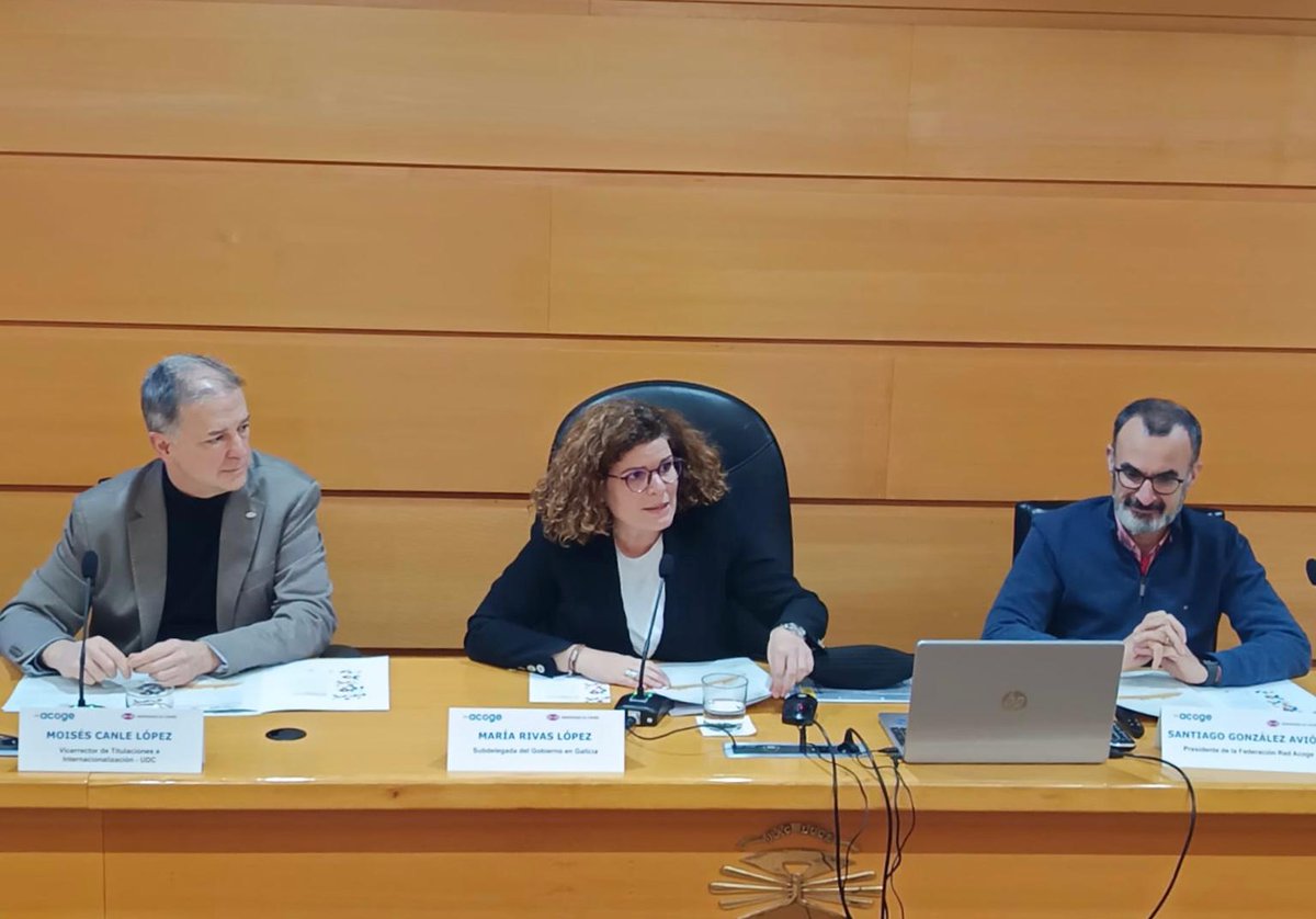 Red Acoge (@redacoge) on Twitter photo Abrimos la jornada con <a href="/MRivasL/">María Rivas</a>, Subdelegada del Gobierno en A Coruña, <a href="/Moises_Canle/">Moisés Canle</a>, Vicerrector de Titulaciones e Internacionalización <a href="/UDC_gal/">Universidade da Coruña</a> y <a href="/abrente/">Santiago Glez Avion</a>, Presidente de la Federación Red Acoge. Abrimos la jornada con <a href="/MRivasL/">María Rivas</a>, Subdelegada del Gobierno en A Coruña, <a href="/Moises_Canle/">Moisés Canle</a>, Vicerrector de Titulaciones e Internacionalización <a href="/UDC_gal/">Universidade da Coruña</a> y <a href="/abrente/">Santiago Glez Avion</a>, Presidente de la Federación Red Acoge.