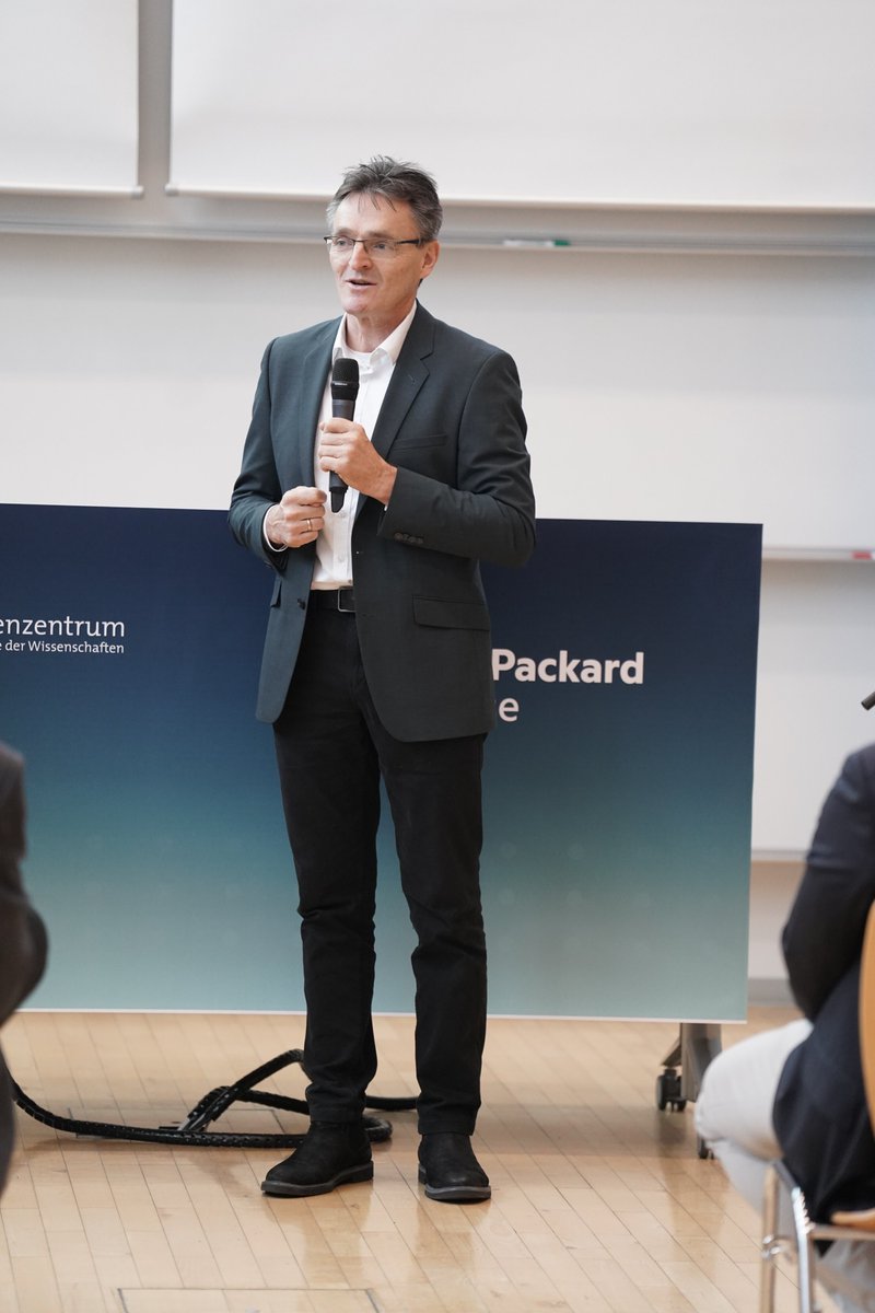 LRZ (@lrz_de) on Twitter photo We are very excited to see how the scientific community will use #BlueLion to accelerate progress towards new discoveries. Prof. Ludwig from <a href="/LMU_Muenchen/">Universität München</a> highlighted today how #supercomputers support groundbreaking research. #HPC #HPC4Germany #HightechAgendaBayern #IT4Science We are very excited to see how the scientific community will use #BlueLion to accelerate progress towards new discoveries. Prof. Ludwig from <a href="/LMU_Muenchen/">Universität München</a> highlighted today how #supercomputers support groundbreaking research. #HPC #HPC4Germany #HightechAgendaBayern #IT4Science