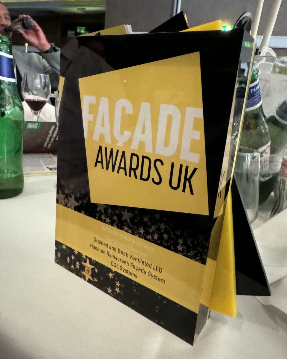 Lindner_Prater's tweet photo. Awards News🏆

The Co-op Live arena is very deserving  in winning the 'most innovatve product' at the Facade Awards 2024! 🎉

A huge congratulations to everyone involved – a superb all-round team effort! 👏

#AwardWinning #CoopLive #FacadeAwards2024 #CGLSystems  #Manchester https://t.co/FAWS0Vd5nI