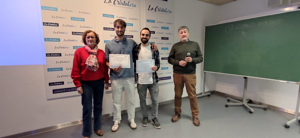 Honored to present the Awards to the Best Paper at the INC Young Researcher Meeting “Chema Gómez Avilés”! Celebrating the incredible talent and dedication of young scientists. 🌟📚 #INCMeeting #YoungResearchers #Science”