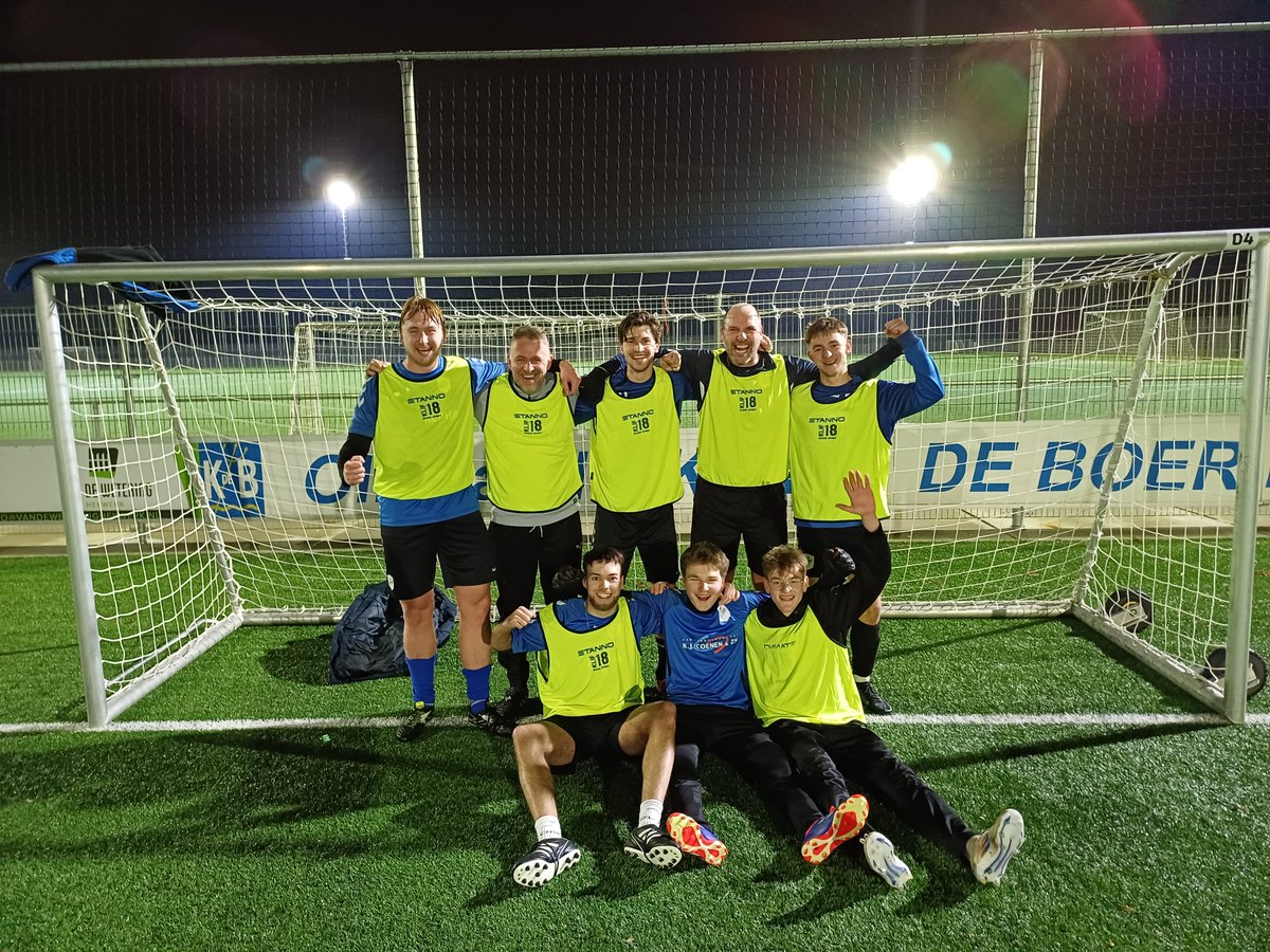 Weer een zeer geslaagd mix-toernooi met bijna 100 deelnemers als afsluiting 1e seizoenshelft bij <a href="/SVURK/">Sportvereniging Urk</a>. Team Freerk Bontkes won het toernooi door in de finale te winnen van team Hein Coenen. Daarna genoten van een lekker Chinees buffet
