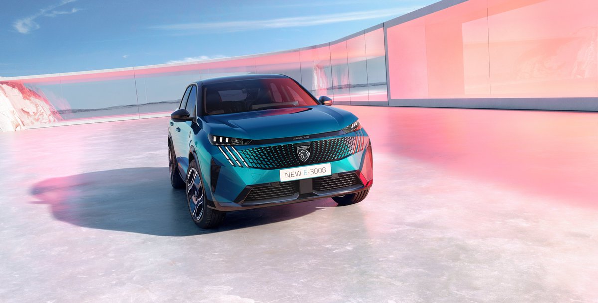 The #LongRange version of our next level SUV #PeugeotE3008 has been named Best Electric Car at the 2024 #AutomobileAwards, in Paris last night. 
With its 700km of electric range, the best of any electric SUV, and its stunning design, the expert jury chose the #E3008 ahead of 22