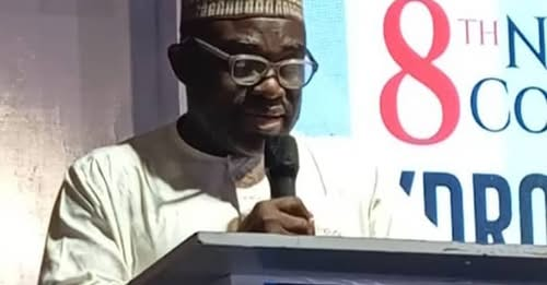 radionigeriahq's tweet image. The Minister of State for Petroleum Resources, Sen. Heineken Lokpobiri, has highlighted the crucial role of the petroleum industry in Nigeria's monetary and fiscal policy.
#RadioNigeria #petroleumindustry #Policy 
radionigeria.gov.ng/2024/12/13/pet…