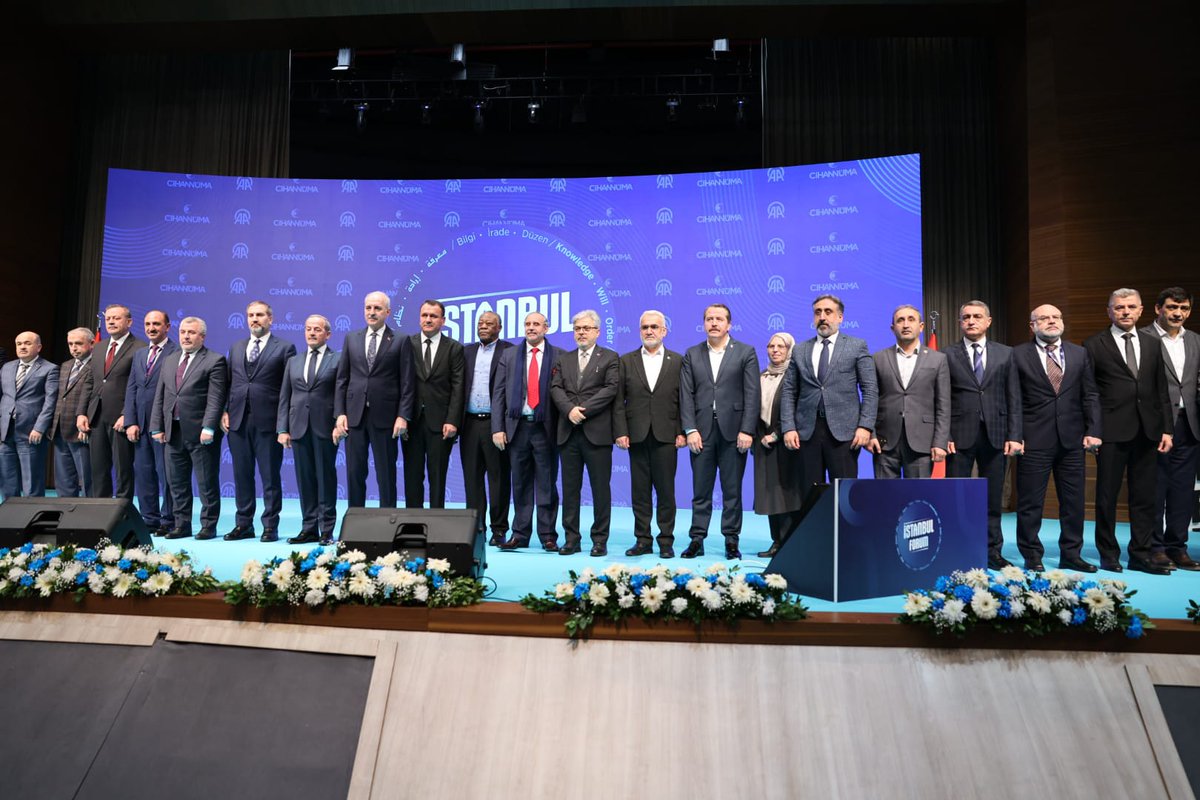mkarahoca's tweet photo. Cihannüma @Cihannumader Derneği’nin düzenlediği İstanbul Forum’un açılış programındayız. Pekçok ülkeden entelektüel, alim, kanaat önderi ve siyasetçi İstanbul Forum'da yeni bir dünya barışının yolunu arıyor.

İyiye güzele dair söz söyleyenleri dinlemek için #istanbulforum https://t.co/qWBdbZUJ1g