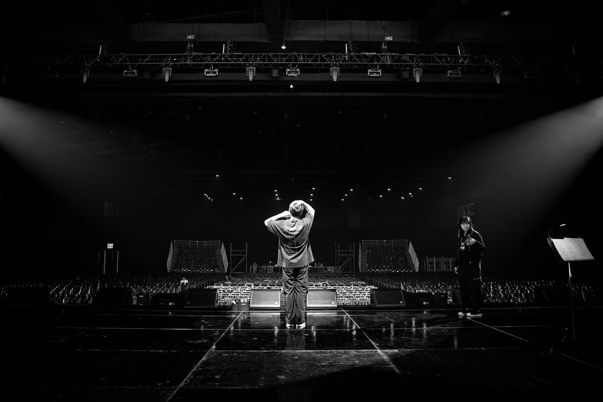 Justupbangkok's tweet photo. พรุ่งนี้จะโชว์จริงแล้ว! 🎤
มาร่วมสร้างความทรงจำดี ๆ และเติบโตไปด้วยกันนะครับ

Tomorrow is the big day! 🎤
Let’s create beautiful memories and grow UP together!

GO HAIR ORIGINAL PRESENTS
Uppoompat Fanmeet 2024 - Let’s Grow Up Together!

🔗 Get Tickets: https://t.co/VPHipxhTOY

#LetsGrowUP2gether