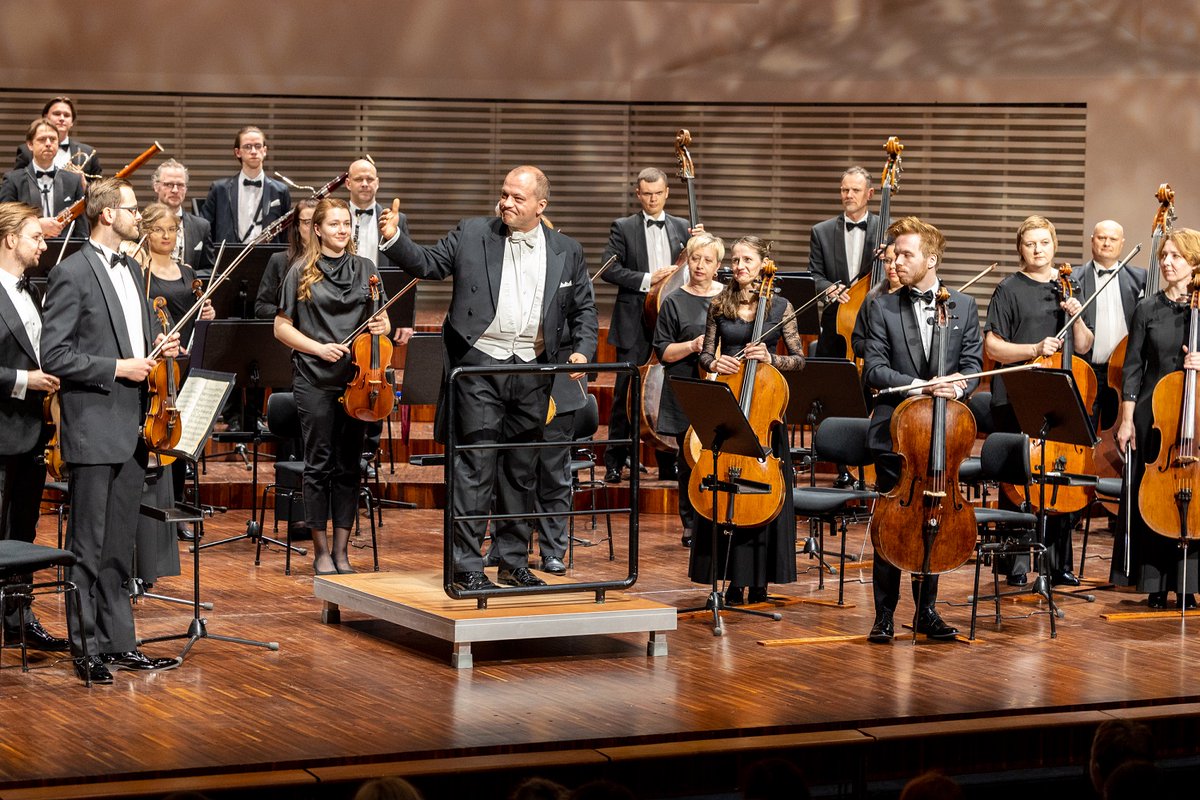 Liepajasymphony's tweet photo. Mums gaidāma debija Viļņas Filharmonijā!
Jaunā gada sākumā kopā ar pianistu Kasparu Uinsku diriģenta Atvara Lakstīgalas vadībā koncertēsim Latvijā (1.02.) un Lietuvā (29.01.), klausītājiem dāvājot iespēju baudīt tādus klasikas šedevrus kā Šopēna un  Bēthovena mūziku. https://t.co/g7EQo7GULp