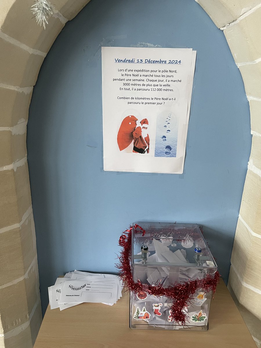 katellga1's tweet photo. Noël s’invite au collège P.Picasso de @GisorsOfficiel !
Le Mathendrier rencontre un très grand succès et 200 élèves tentent de résoudre l’énigme chaque jour !!!
C’est aussi le moment de remercier les équipes pour leur investissement constant  auprès des élèves !
@Fmarchand_27 https://t.co/KJf915cJWY