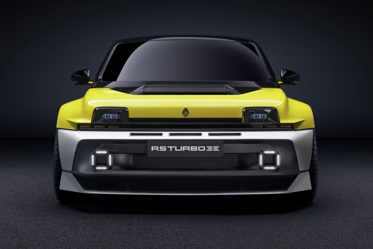 MrCarFacts's tweet photo. The Renault 5 Turbo is BACK!

Renault just unveiled the 5 Turbo 3E and YES, it will go in production (as a Renault, not as an Alpine!). It has two electromotors, both on the rear wheels! So unlike the R5 and A290, it will be RWD! And how much power you ask? 

500HP! 🔥🔥🔥 https://t.co/SslrqSEq7V