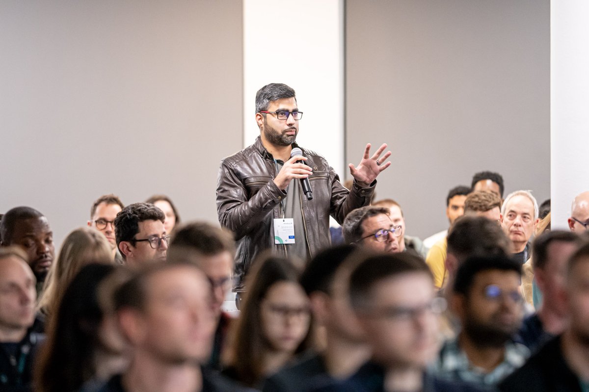 Back once again in 2024 capturing the essance of what is the London Droidcon conference  - community and good vibes!  #DroidconLondon #LondonTech #TechCommunity #AndroidDev #TechEvents #GoodVibes  #EventPhotography #ConferenceMoments #BusinessNetworking #ConferencePhotography