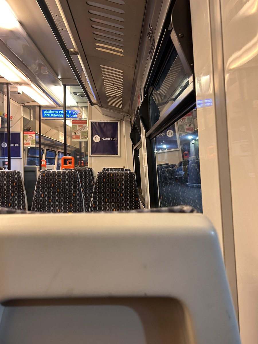Hello old friend!

323220 on the crewe/Manchester Via the airport