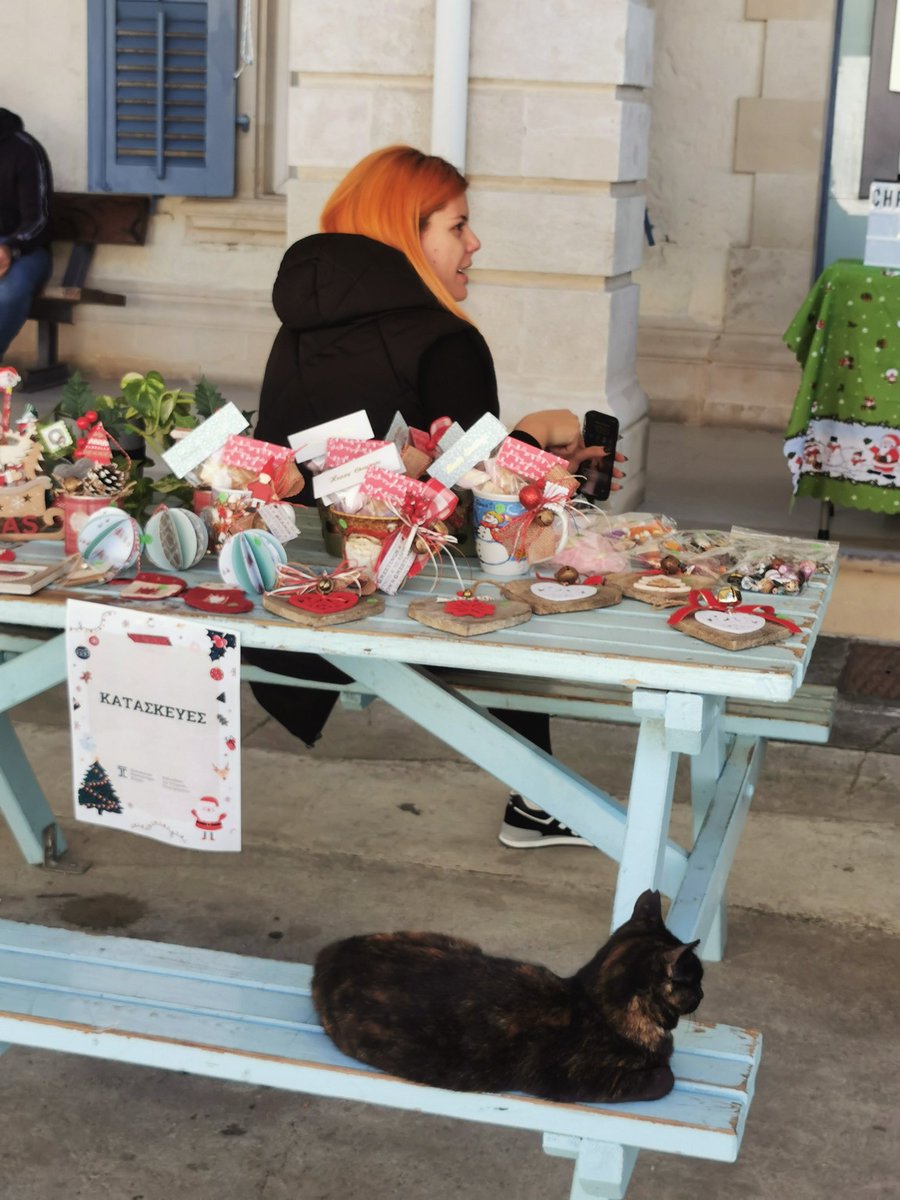 Φιλανθρωπικό Βook Βazaar με βιβλία και κατασκευές. 

🕙 Σήμερα, 10:00-17:00
📍 Προαύλιο Βιβλιοθήκης Βασίλης Μιχαηλίδης

Τα έσοδα από την πώληση θα ενισχύσουν το έργο της 
«Αγίας Σκέπης» και το ταμείο ευημερίας των φοιτητών του Πανεπιστημίου μας.

#book #Christmas
Σας περιμένουμε.