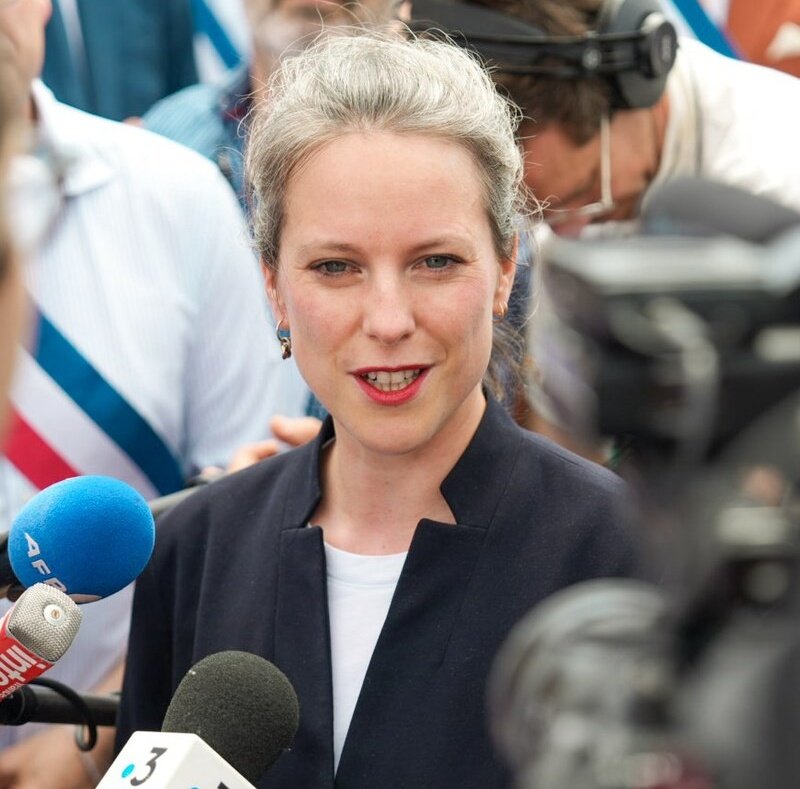 SurmulotsNews's tweet image. 🔴 DIRECT – "J'ai le regret de vous annoncer que ça ne sera finalement pas moi", annonce Lucie Castets.