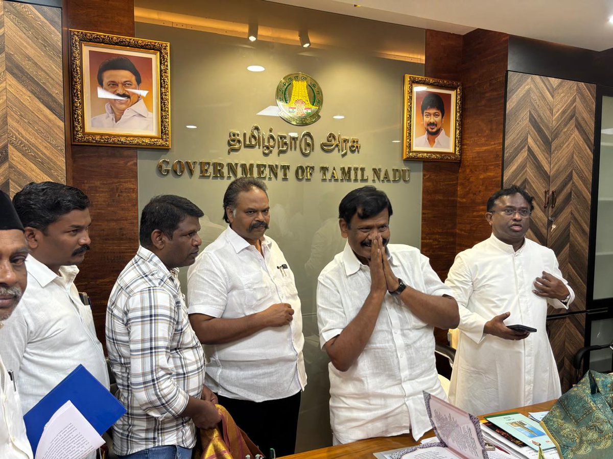 FernandasRaja's tweet photo. தமிழ்நாடு சிறுபான்மையினர் பொருளாதார மேம்பாட்டு கழகத்தின் மூலம் கடன் உதவிகளை வழங்கினார் முதல்வர் மு.க.ஸ்டாலின் அவர்கள்@CMOTamilnadu . தமிழ்நாடு சிறுபான்மையினர் பொருளாதார மேம்பாட்டுக் கழகத்தின் சார்பில் எனது உளமார்ந்த நன்றிகளை தெரிவித்து வாழ்த்துத்தெரிவித்தேன். #CFERNANDAS #ADVCFRR https://t.co/VESDykPxcz