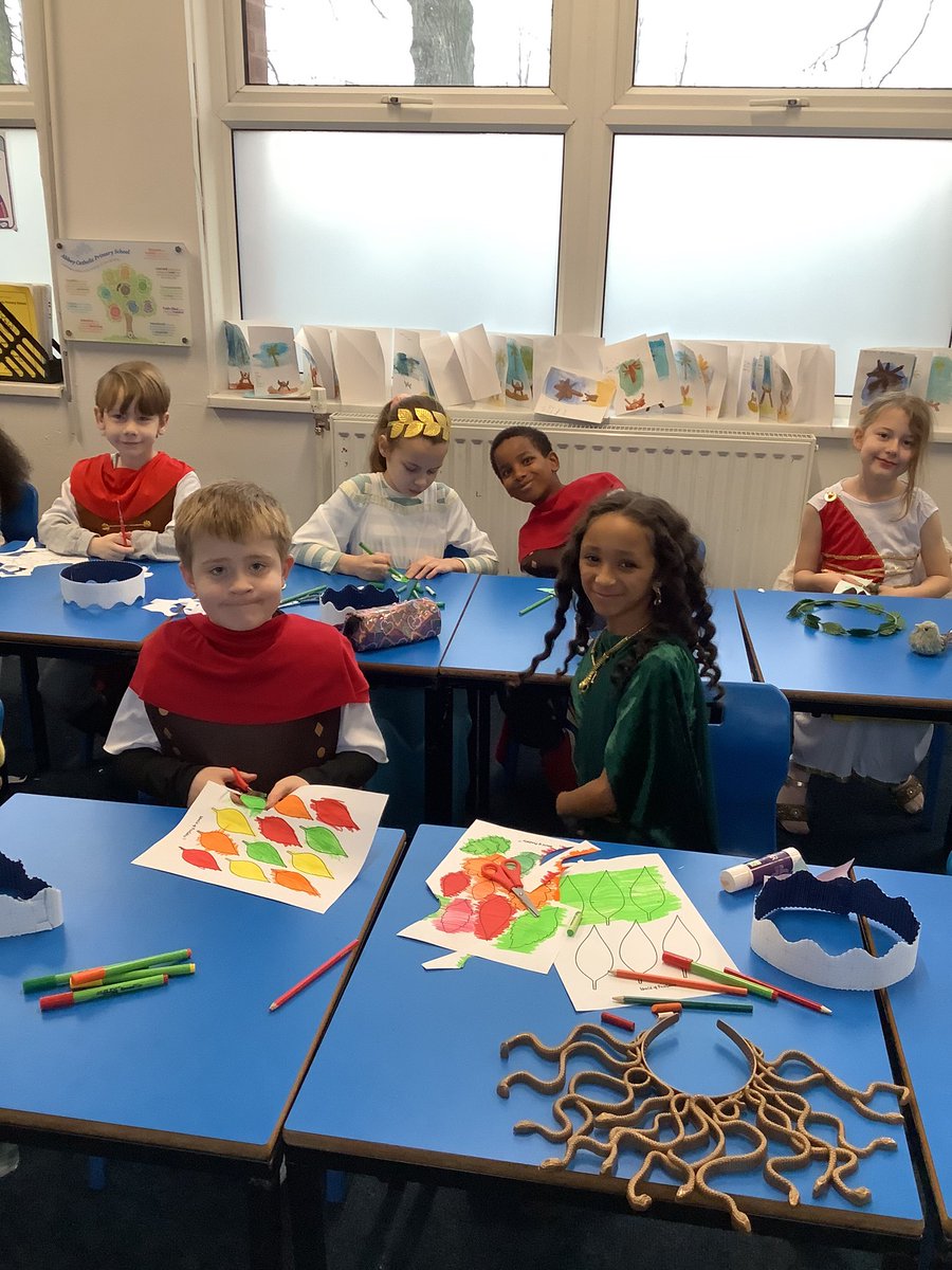 AbbeyPrimary's tweet photo. #y4 are creating their own Olympic wreaths worn by Ancient Greeks during the Ancient Olympics. These were awarded to the best athletes when competing thousands of years ago #immersionday #history https://t.co/Rs9EdMJJkt