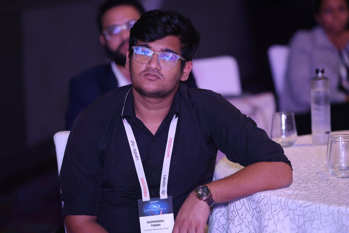 sudhanshusX's tweet image. Last month, @naman_bhandari  and I proudly represented @Formidium  at the AI Confluence by @nasscom  Foundation in Gurugram. 💡 Inspiring minds, dynamic booths, and AI innovation everywhere! 🚀  

 #AIConfluence #Formidium #Innovation