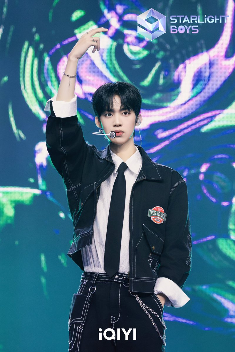 Starlight_Boys_'s tweet photo. Stage stills of iQIYI's Starlight Boys second public performance released. DUAN XING XING, DO HA, CONGB, CHEN XUAN YOU is bravely moving forward. See you tonight at 21:00 (KST)!

두 번째 공개 무대에 선 뚜안 싱 싱, 도하, 콩비, 천 쉬안 요우의 스틸 공개🌟
오늘 밤 9시(한국 시간)에 꼭 만나요🤗
#아이치이 국제판 <스타라이트 보이즈>

#iQIYI #StarlightBoys #스타라이트보이즈 #星光闪耀的少年