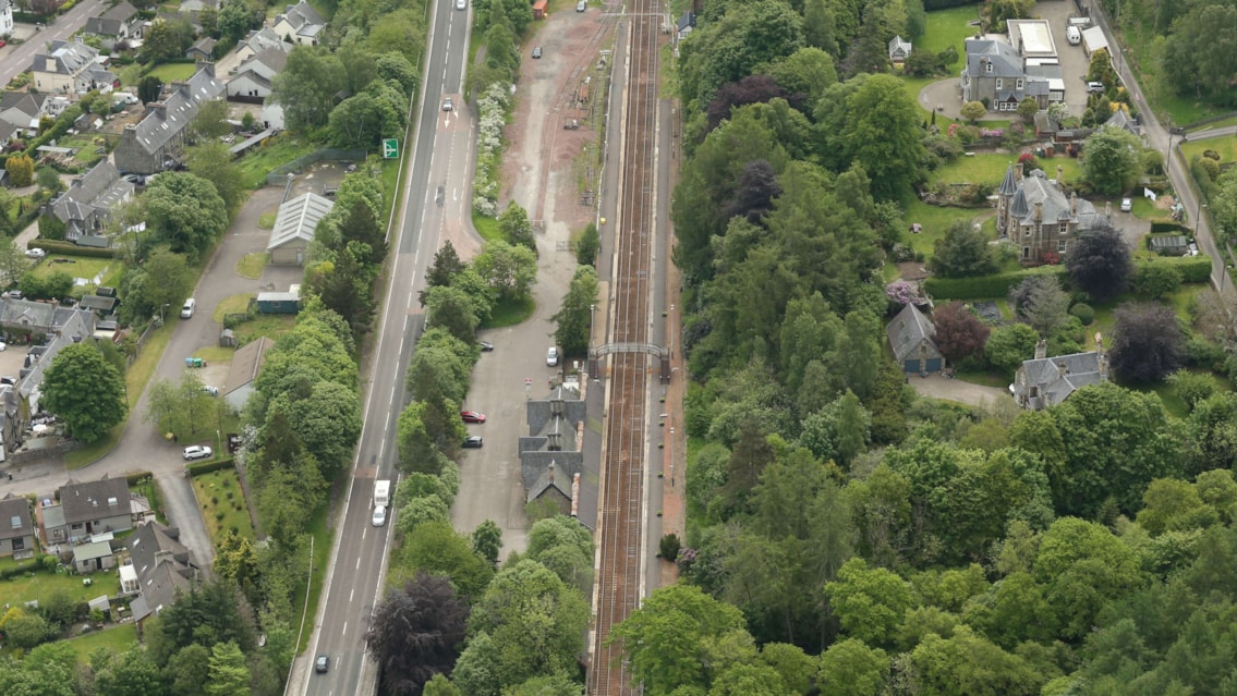 RailSuppliers's tweet photo. Network Rail will soon begin a £3m project to upgrade the platforms at Dunkeld and Birnam station. https://t.co/pwCllenB25 @networkrail #Scotsrail #RailwayNews #RailNews #DunkeldandBirnamStation https://t.co/H6YKtaya8M