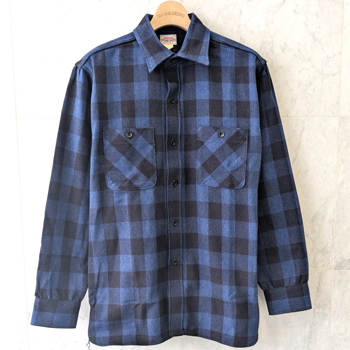 mccoy758's tweet photo. 新作、TWISTED-YARN BUFFALO CHECK FLANNEL SHIRTが入荷！

ネルシャツの王道ともいえるバッファローチェック。

カラーはブラック×チャコール、ブルー×ブラックの2色。

※明日、12/14にONE WASHした商品が店頭に並ぶ予定

#TheREALMcCOYS #リアルマッコイズ  #FLANNELSHIRT #ネルシャツ https://t.co/8ZFMEB8VYL