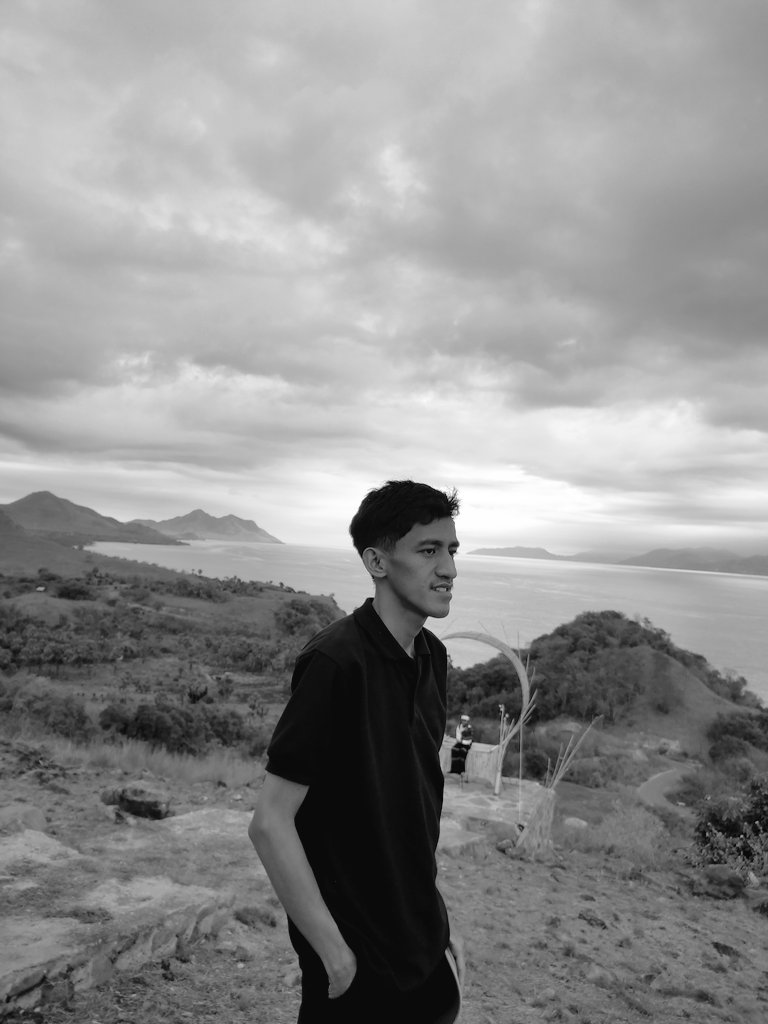 ilgerin_'s tweet photo. Biarkan raga ini menghampiri senyummu
Biarkan peluk ini mengakhiri tawamu
Karna kita insan tak terpisah
Bak dua sisi mata uang erat terikat

-Gerin, 2024
#quotes #romance https://t.co/2JVZqB3MtH