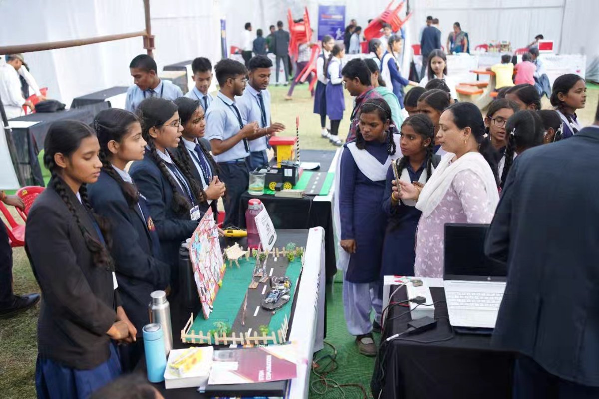 Kalinga_CG's tweet image. It was a thrilling experience with lots of learning and fun, making it an unforgettable day for all!
.
.
#KalingaUniversity #sciencemodels #innovation #educationforall #sciencecompetition