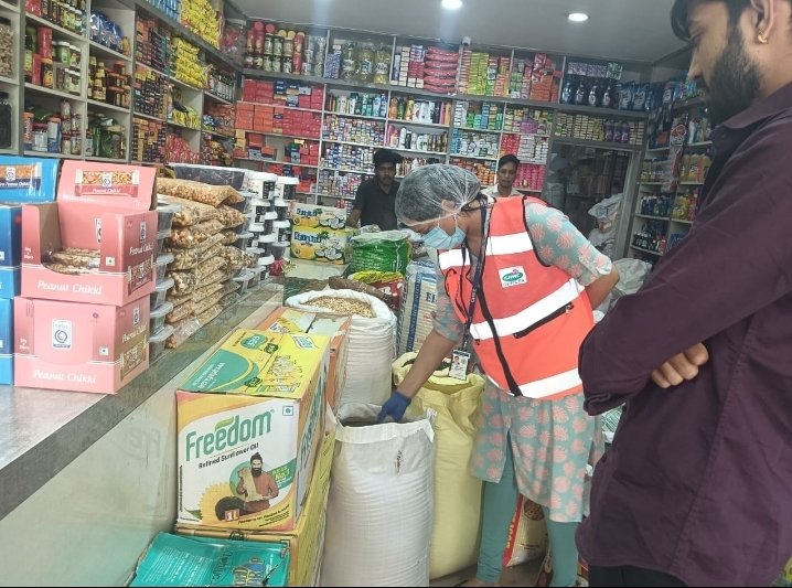 Foodsafety_Slp's tweet photo. On 12/12/2024, the Food Safety Officer of Circle 19 inspected RR kirana and dry fruit shop, SK Nagar and lifted samples. https://t.co/lIqayAg7KT