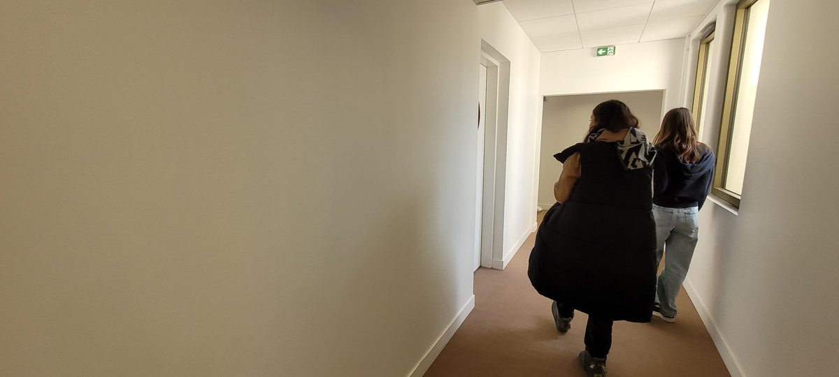 LevisteDelphine's tweet photo. Collège A.Malraux d´Amboise.
Les élèves de l´atelier "Parlons exposition!" se sentent prêts pour leur nouvelle mission; une commande! 
Visite des espaces de l´école de musique Paul Gaudet🙏 et déjà de belles idées pour cette première expérience de commissariat.
#artsplastiques https://t.co/qgp9w86nFT