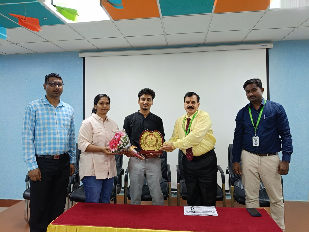 acscebangalore's tweet photo. 🚀 #ACS_College_of_Engineering wraps up a successful 2-Day #StudentDevelopmentProgram on #UAV_Design (Dec 9-10, 2024)!

💡 Highlights: • Drone fundamentals &amp; configurations • Hands-on H-type, V-tail, &amp; palm drone builds • Flight simulations

👏 Kudos to all involved! #ACSCE https://t.co/AhpSksDgpW
