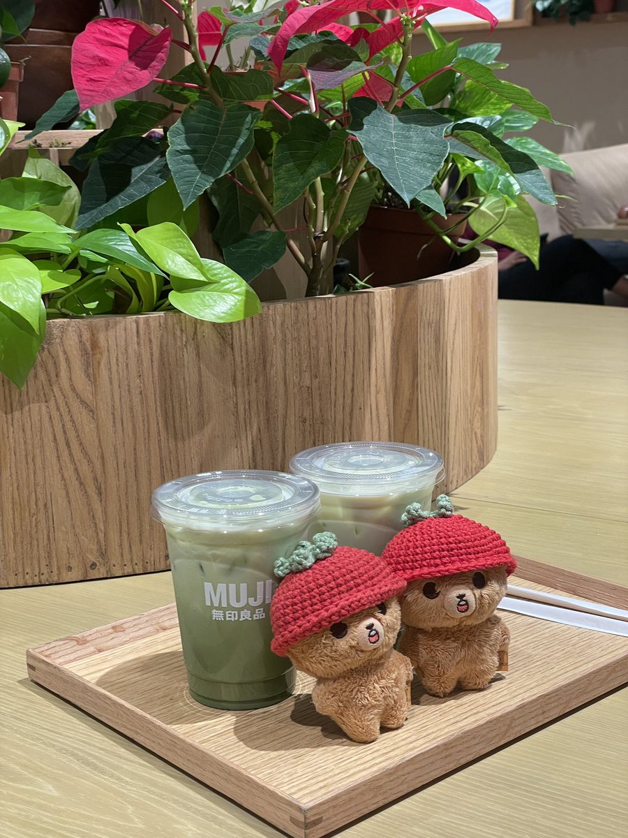 tyonghauls's tweet photo. 📓: @nawhyuckart *·˚ ༘ 

got my custom miffy owala sleeve and very cutesy tomato hats! 🥹 thank you much 💗

#handmadebyju https://t.co/j3kJwBkzm1