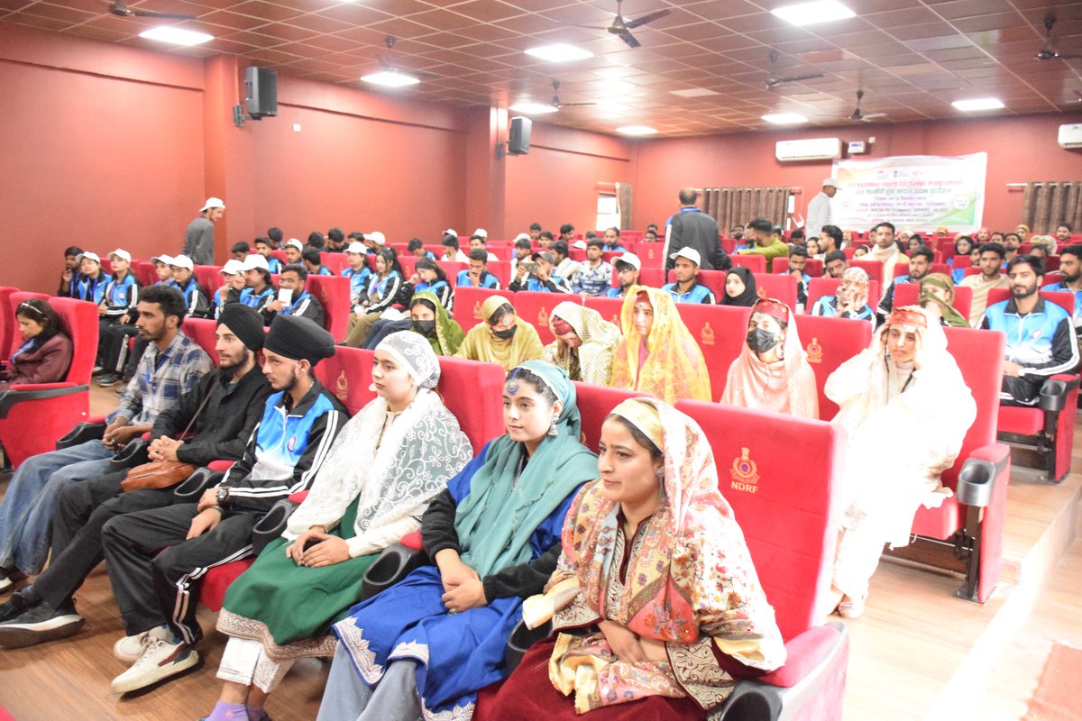 08NDRF's tweet photo. आपदासेवासदैवसर्वत्र
@8NdrfGhaziabad#kashmiri youth Exchange program #the fourth kashmiri youth Exchange program is being organised by Nehru Yuva Kendra Ghaziabad of ministry of youth affairs and sports, Government of India form 09-14 dec 2024 at 08th ndrf ghaziabad.# https://t.co/ZaFeqzpwH6