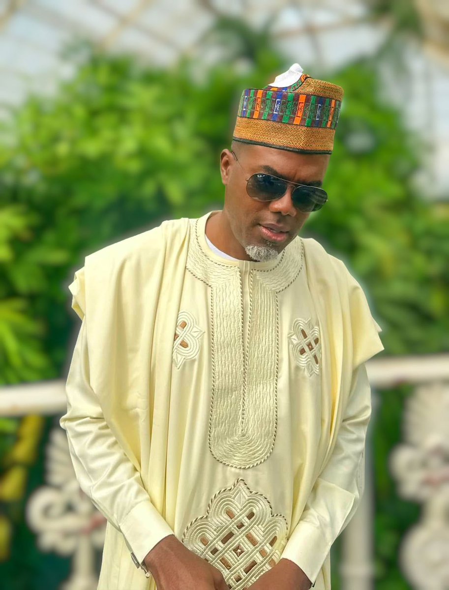 renoomokri's tweet photo. You were on God's wake up list. 
You slept on a bed
You have a roof over your head 
You can see 
You can hear
You can walk 
You have food
You have water 
You have appetite 
You have clothes 
You have shoes
You have a family who love you 
You have friends 
You have a community of faith 
You have the Love of God

If that is all God has done for you today, that is more than enough to be grateful for. Thank God it's Jumu'ah. Jumu'ah Mubarak to you and your family, and may God hear and answer your dua as you gather with the Mu'min for Salatul-Jumu'ah.