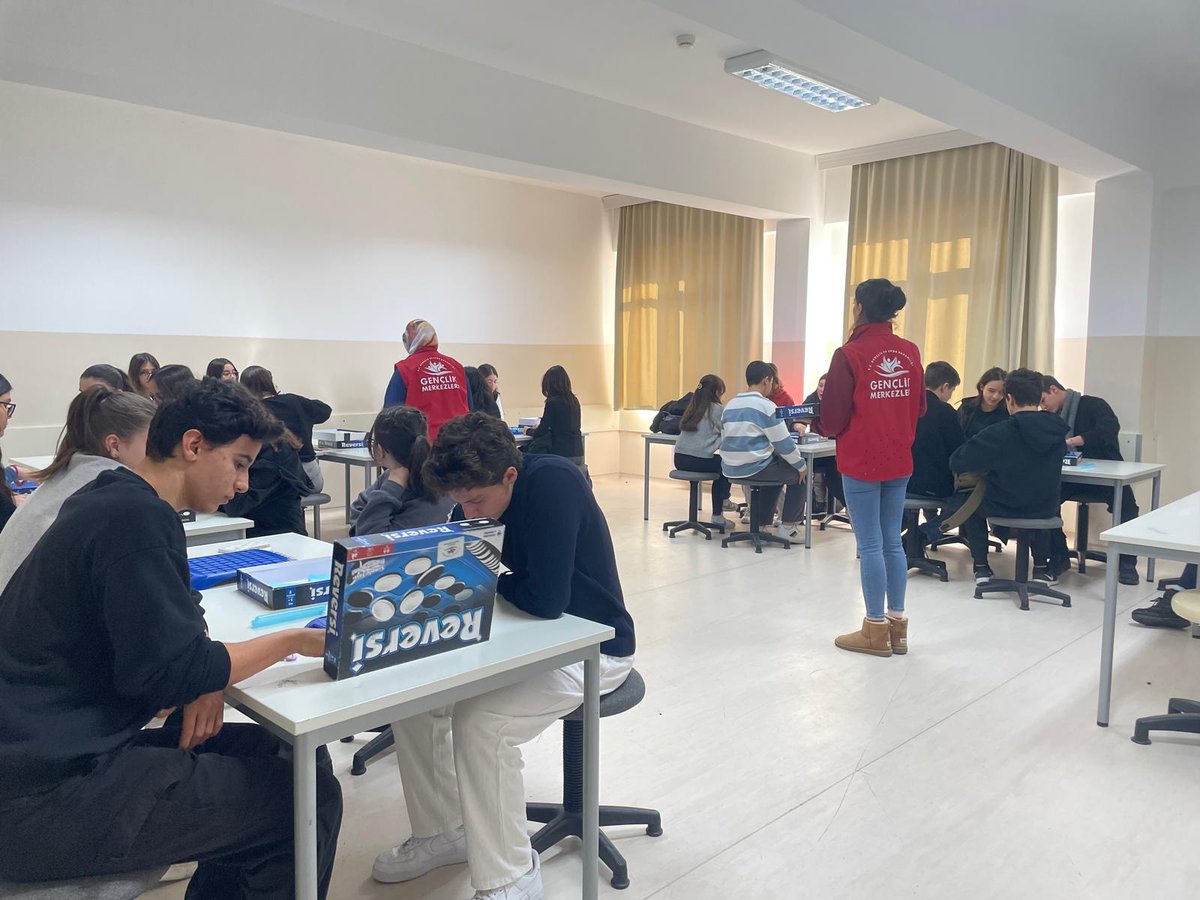 Bugün Merkezim Her Yerde'de Sosyal Bilimler Lisesi'ndeydik🤗