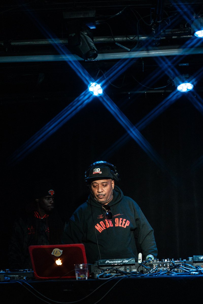 capcityhiphop_'s tweet photo. Havoc, Big Noyd, and DJ L.E.S. from Mobb Deep performed classic hits at Ottawa’s 27 Club on Wednesday night as part of The Infamous 2024 Canadian Tour.
#MobbDeep #TheInfamousTour https://t.co/EsA46RZl3i
