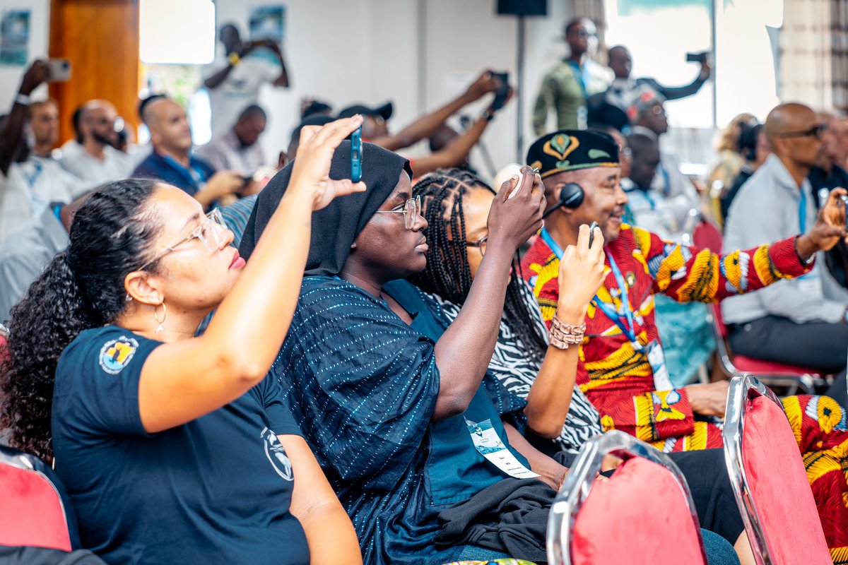 When a few frames say it all... Meet the Streetwhale #Streetwhale2024 #SW2024