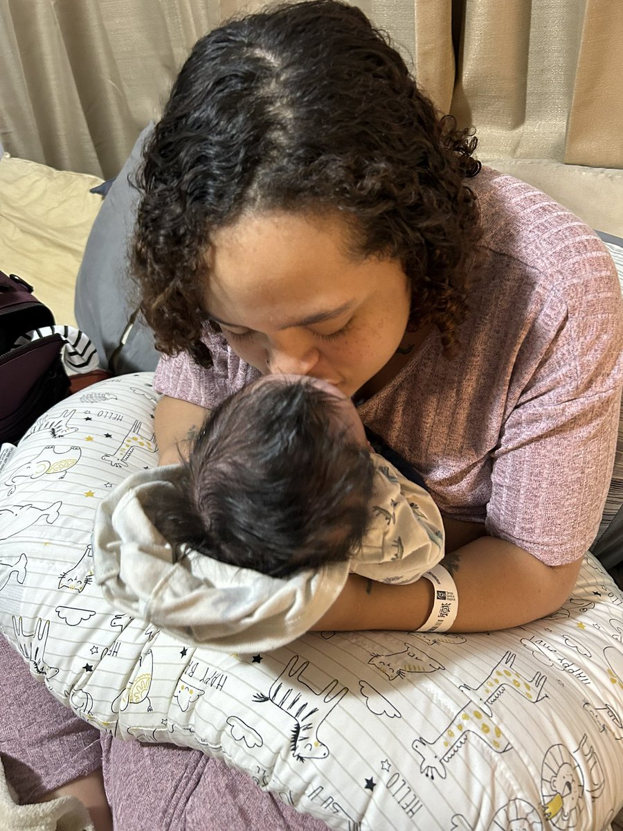 probablyjas's tweet photo. y’all… i’m a mom https://t.co/IE8oHhQzFb