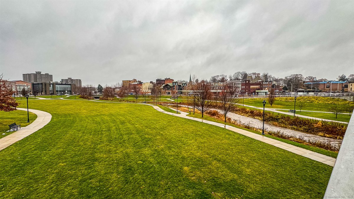 JaviFloresCT's tweet photo. 31 Pratt Street, Meriden, CT, 06450
0 bed | 7 bath 23754 Sq. Ft.
Active | $370,000
https://t.co/QEvFr6bkf8
Directly across from "Meriden Green." This mixed-use building presents an exceptional investment and development opportunity in the heart of Downtown Meriden. Situated in... https://t.co/37Fr2sxvqc