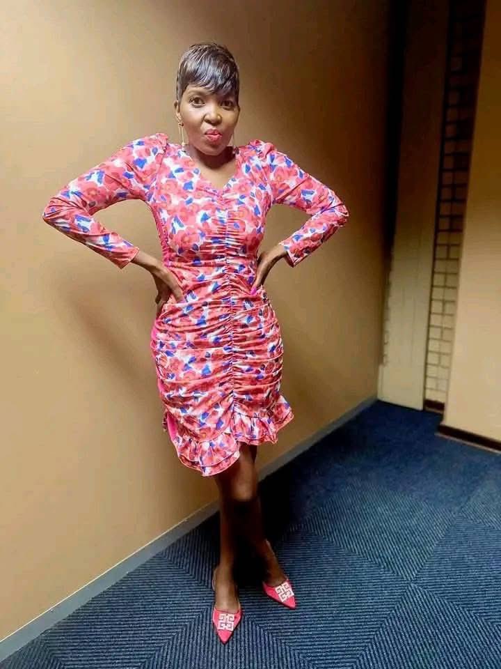 MbazimaThomason's tweet image. “Guys please help us find the family of the deceased.😭😭🕊️🕊️🕯️🕯️

Her name is Khethiee and her body at my uncle's place (she was a tenant).💔💔⚰️

If you find any information please contact:  Lerato Morifi at 074 666 8194”