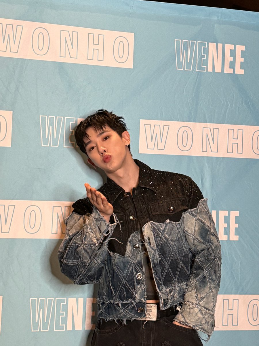 official__wonho's tweet photo. You did promise to wait for me until I came back, right?🤙

I’ll be back soon.
Thank you for making my day so happy.

#원호 #WONHO
#WELCOMEBACK_WENEE https://t.co/yyf5DmHaIi