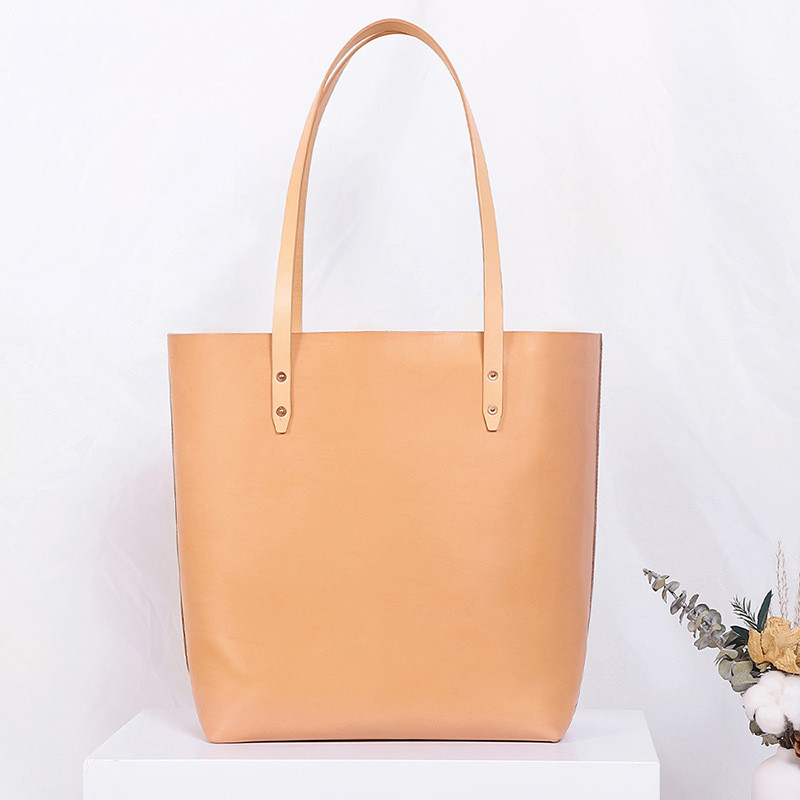 UnicunShop's tweet photo. Tired of your bag looking like everyone else's? 🤔 Our Multifunctional Leather Tote is chic, spacious & built to last! 🔥 Carry everything in style. https://t.co/pHqx2GraAd 👜 #leathertote #stylishbag #musthave https://t.co/W6aWmucsaj