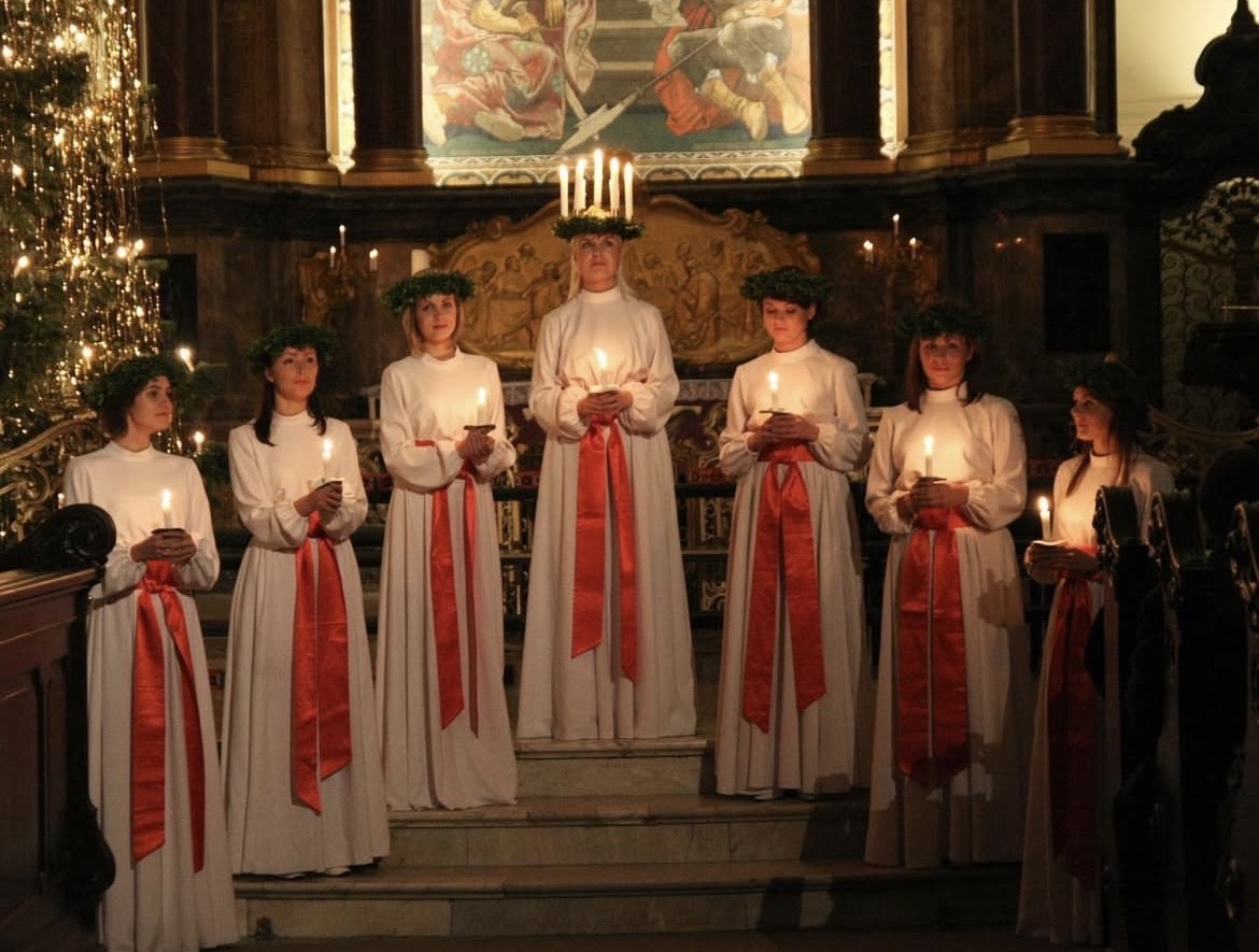 Vai zinājāt, ka 13.XII ir Svētās Lūcijas diena? Lai gan Latvijā nav populāra šīs dienas svinēšana, tā iedvesmojusi vairāku tradicionālu pasākumu norisi. <a href="/LatvianVoices/">LatvianVoices</a> tieši šodien svin dzimšanas dienu un ik gadu dodas uz Hamburgas Sv. Miķeļa baznīcu
klasika.lsm.lv/lv/raksts/vai-…