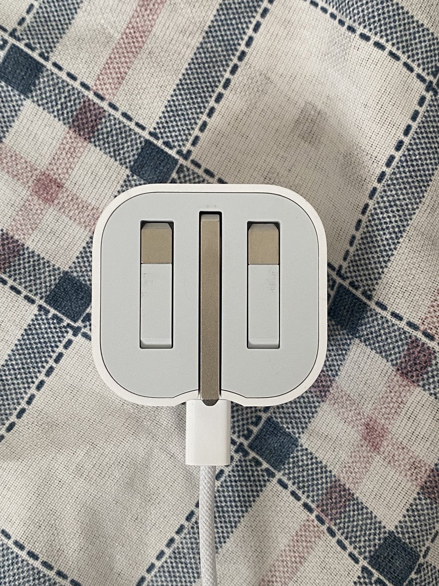 iconjsk's tweet photo. help retweet pls!!! Check out 'apple original usb c to usb c adapter 20W pand cable set', available at RM120 on #Carousell https://t.co/sE9LV6Kqkx https://t.co/u9IfXuGe57