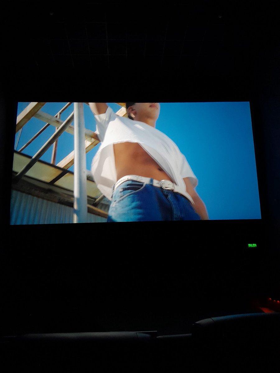 vernxs's tweet photo. Y fue como faaack quiero ver a namjoon en vivo, ¿sabes?

#RPWPdocumentary #RPWP_OUT_IN_CINEMAS https://t.co/c4BXFgAh7e
