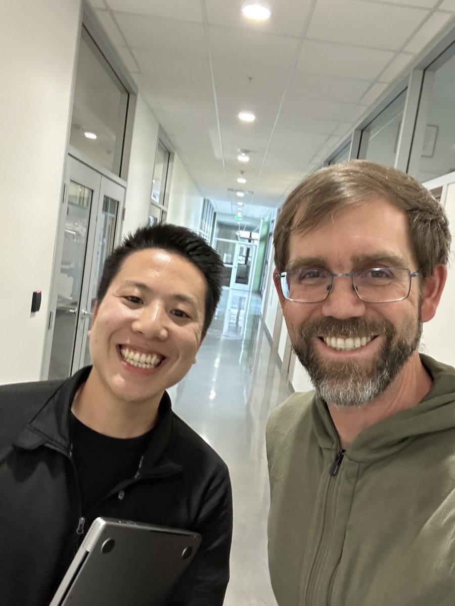 Michael C. Jewett tweet media